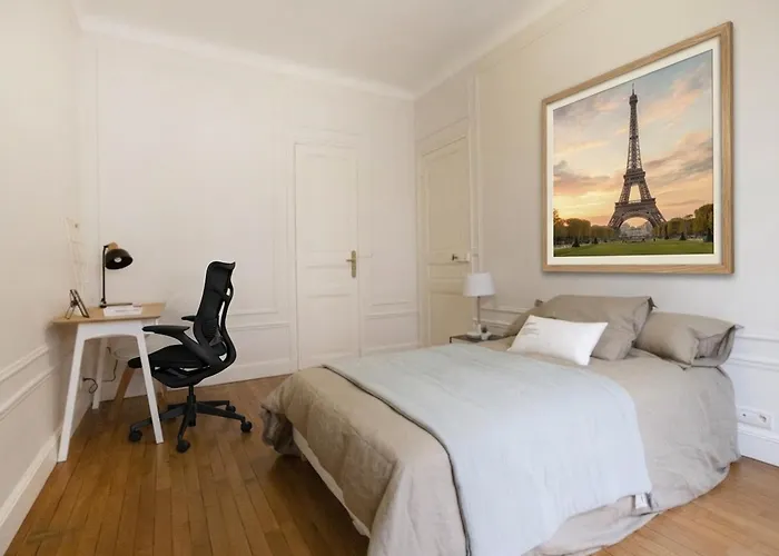 Montaigne Champs Elysee Lejlighed